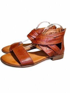 Miz Mooz Cognac Brown Leather Back Zip Criss Cross Boho Comfort Sandals Artisan